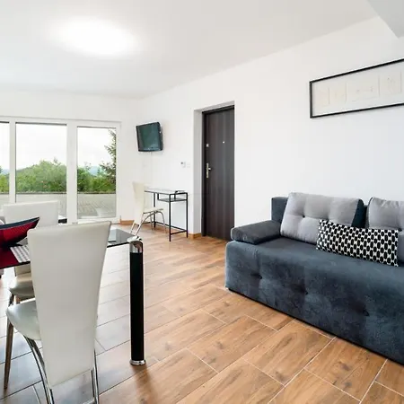 Apartament Everysky - Wyspiańskiego 4 *