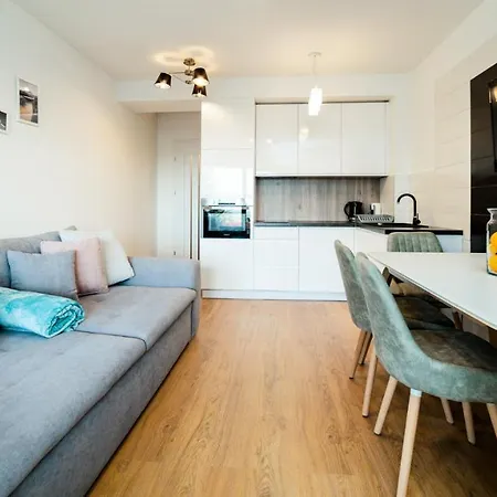 Everysky - Wyspianskiego 4